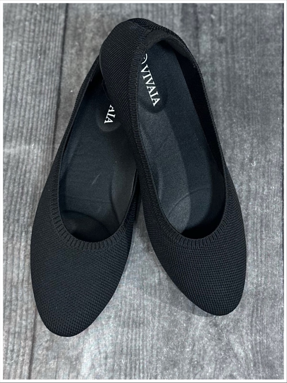 Vivaia Round-Toe Flats (Claire) in Black [S2184]